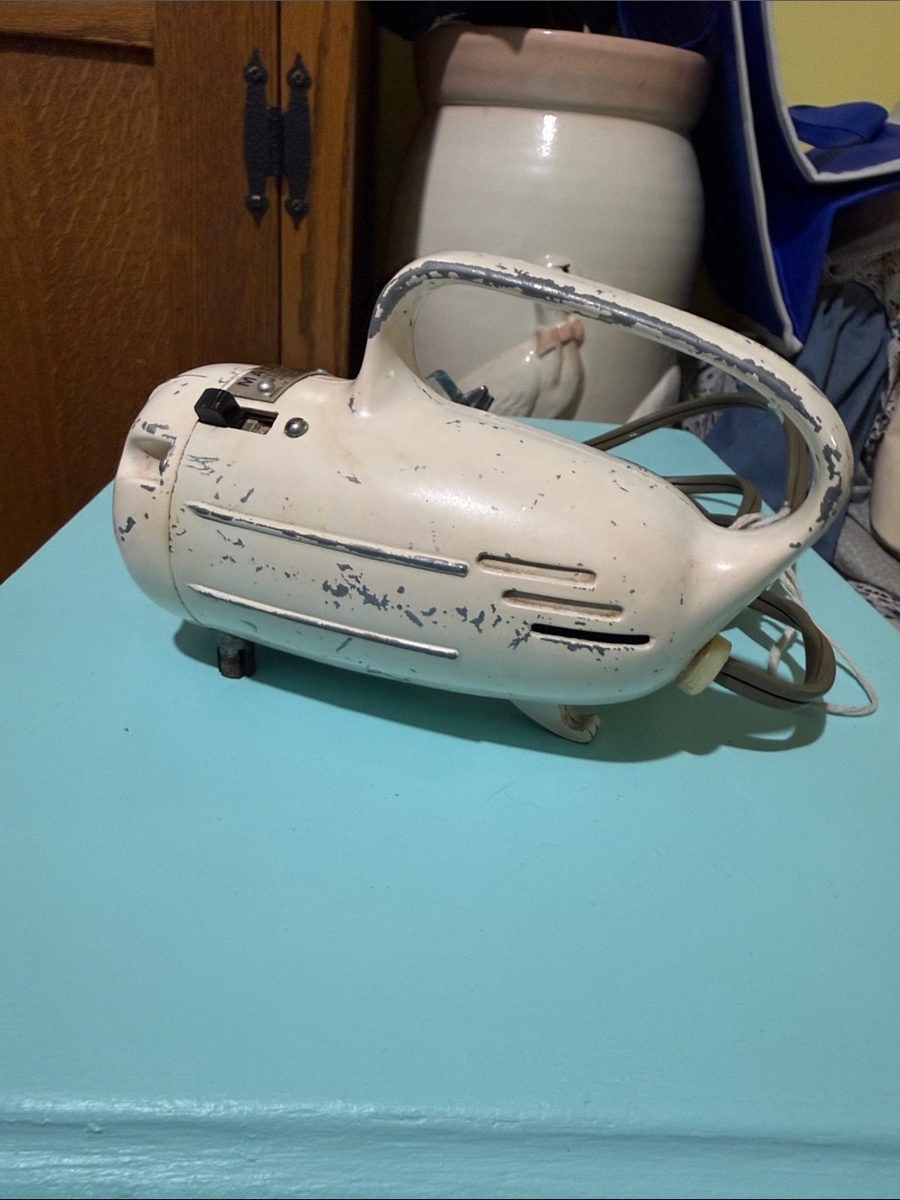 Madison Cream Vintage Hand Mixer